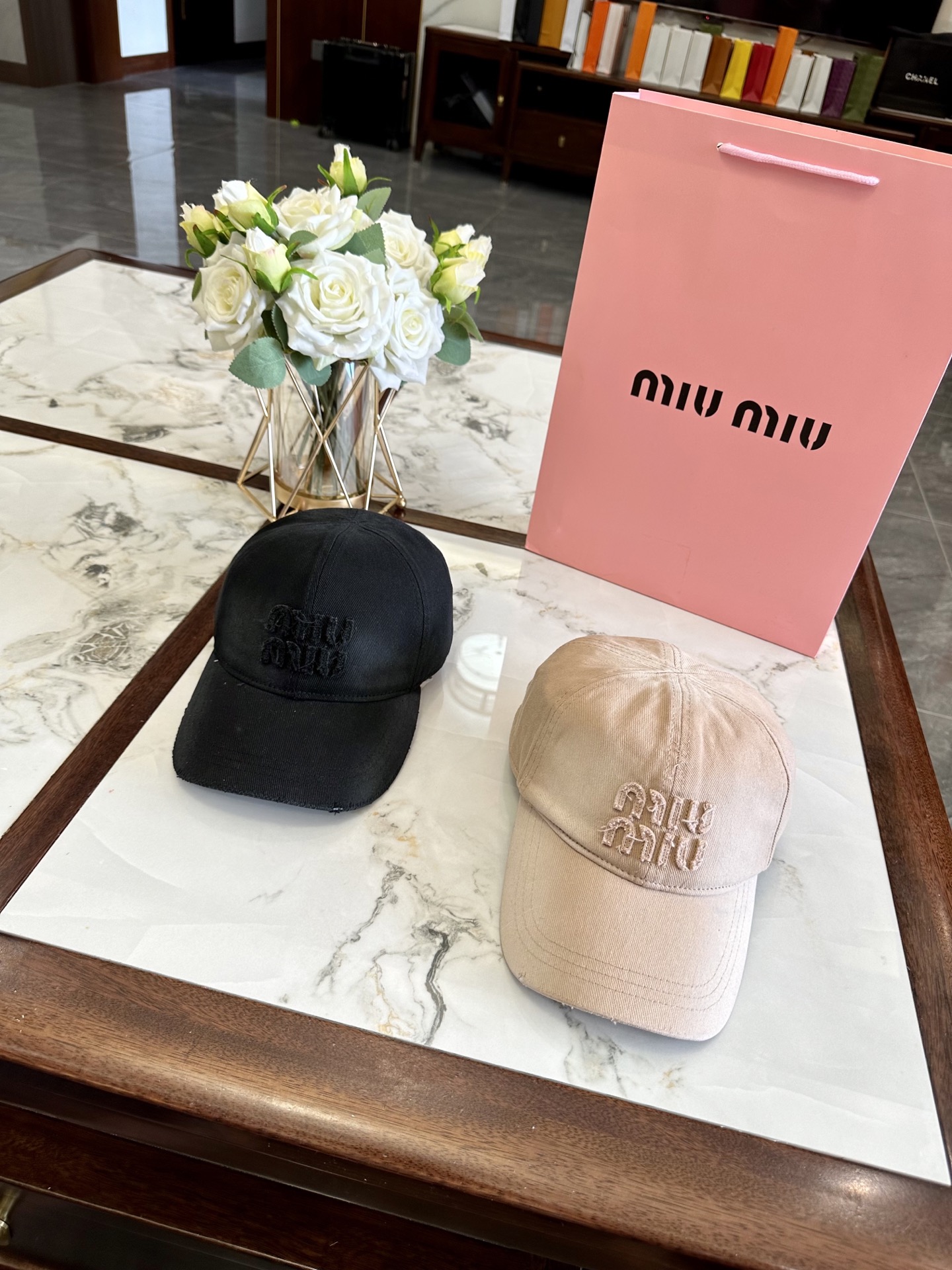 miu miu hat model 52